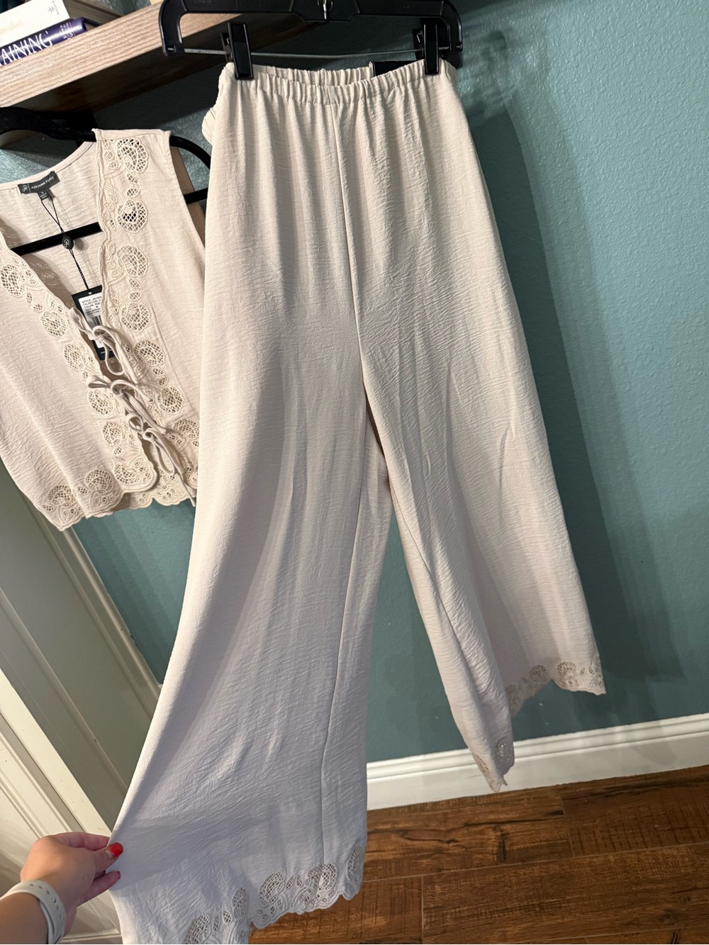 NWT Adrianna Papell 2PC Ivory Lace Trim Tie Front Wide Leg Pants Set M Boho - Picture 4 of 13